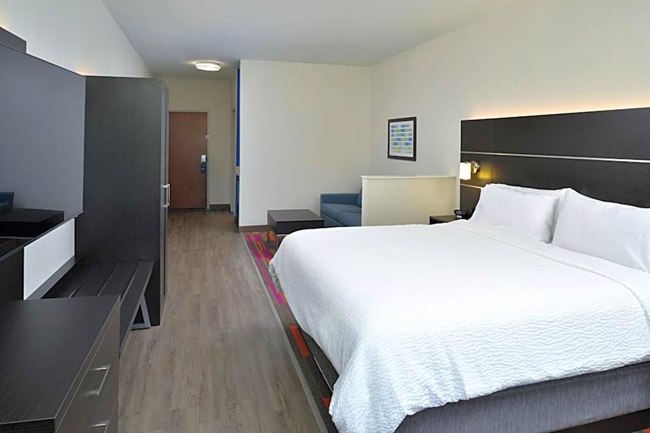 Holiday Inn Express Hotel & Suites Carthage By IHG