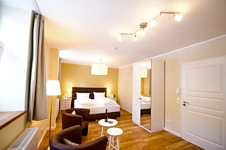 Ap 4 - Klosterberg-Juniorsuite-Premium-Eigenes Badezimmer-Vineyard view