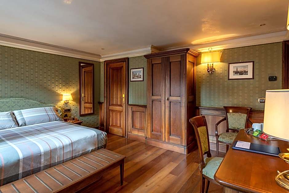 Hotel Montecarlo