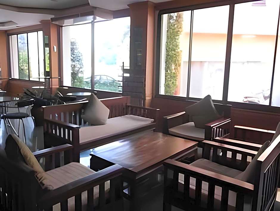SR Hotel