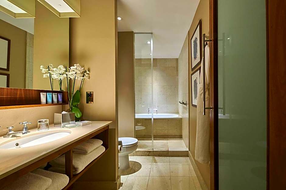 Threadneedles, Autograph Collection by Marriott