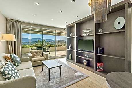 Prestige Suite with Golf View