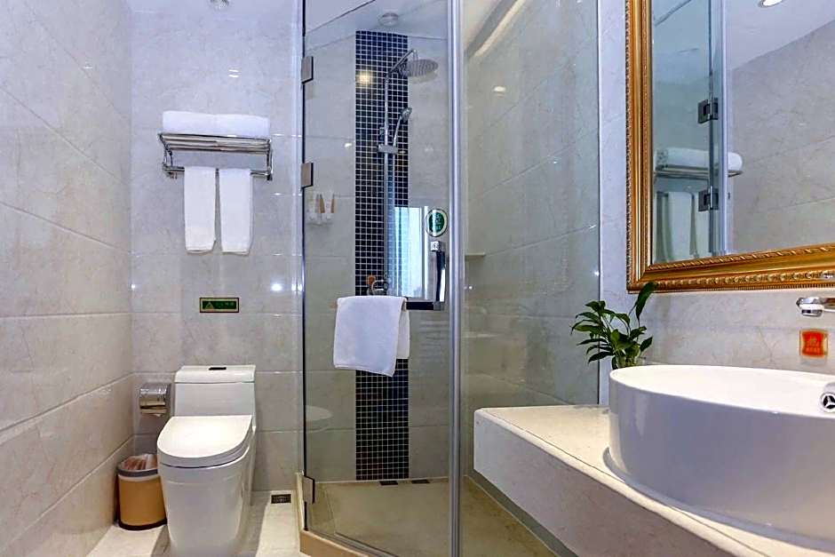 Vienna International Shanghai Pudong Xinchang