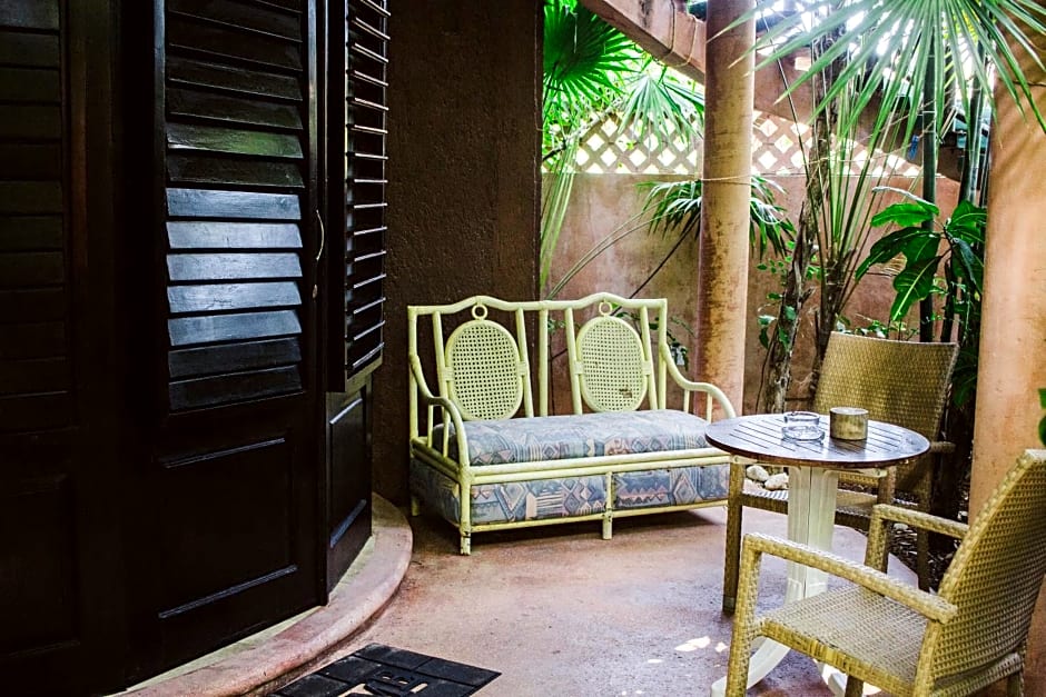 Cocos Cabañas Playa del Carmen Adults Only