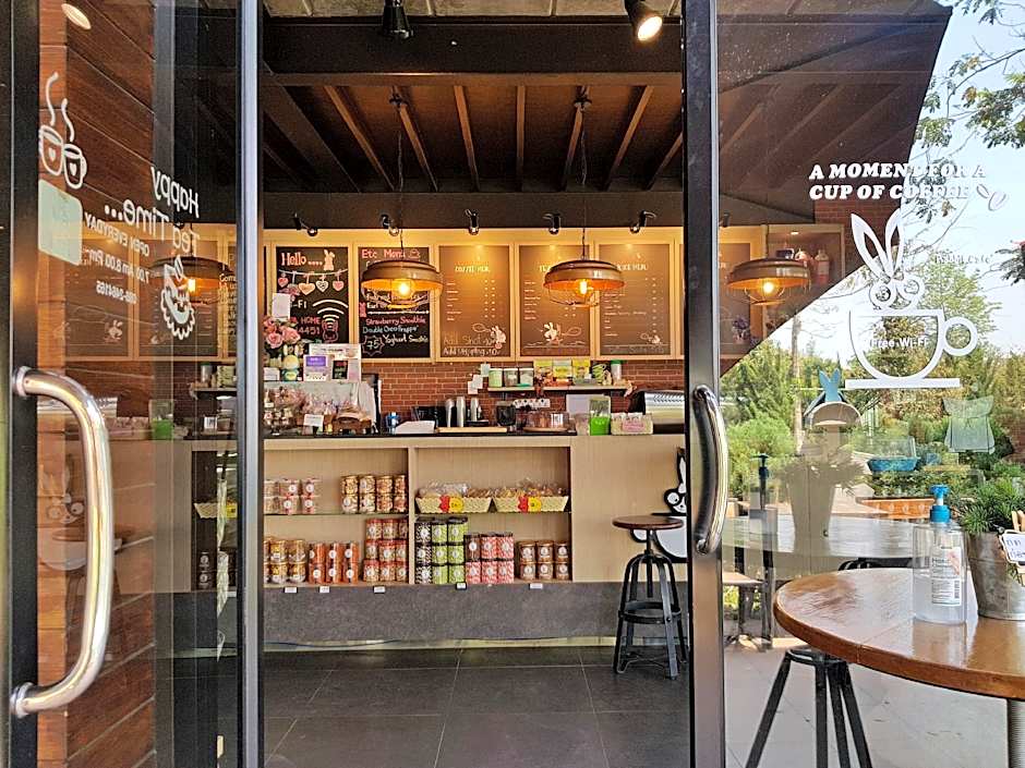 Papa's Home And Rabbit Café