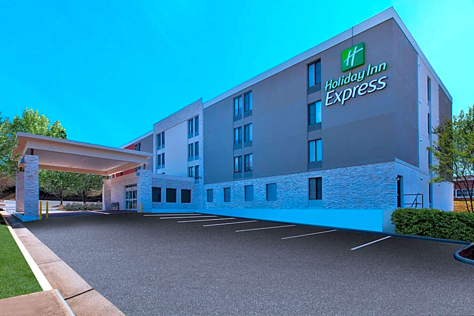 Holiday Inn Express Fairfax-Arlington Boulevard By IHG