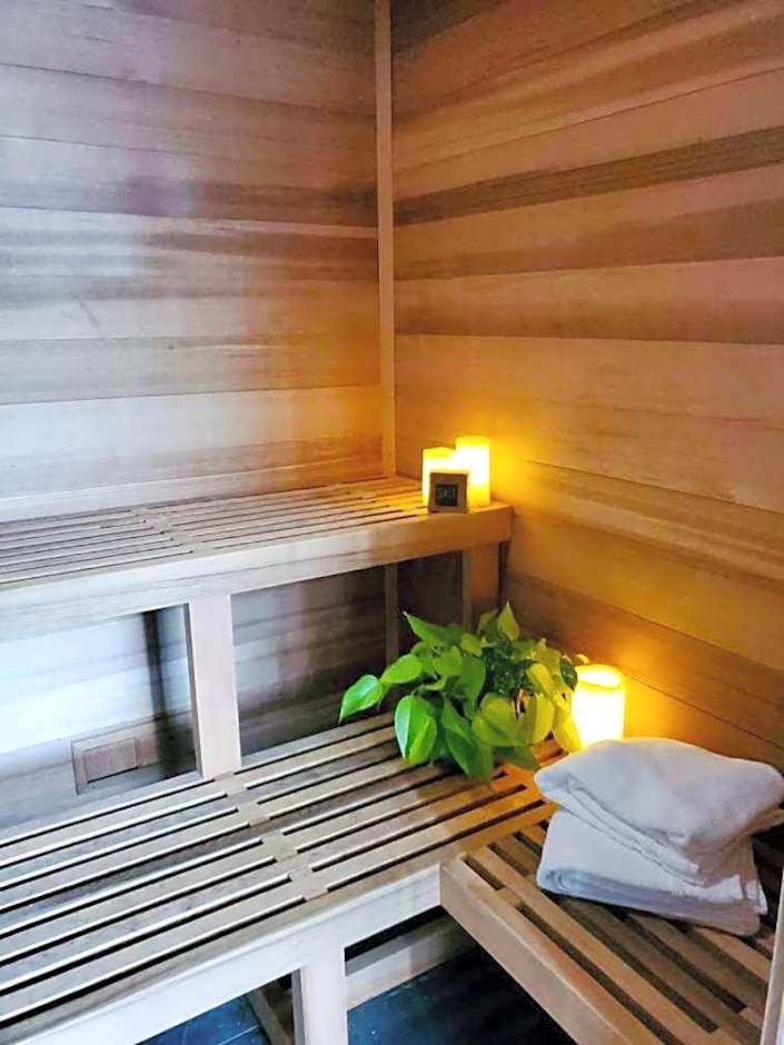 Salt Hotel