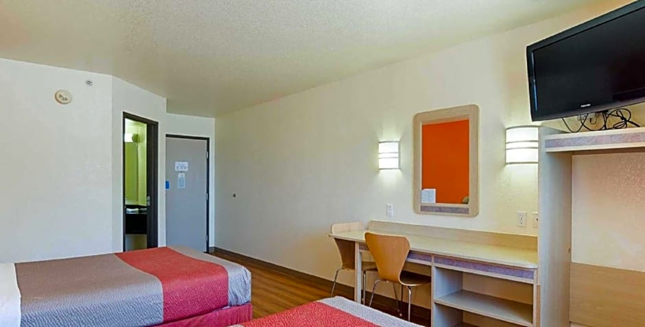 Motel 6-Fort Lupton, CO