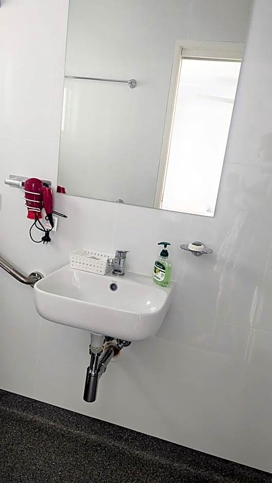 PROSERPINE MOTOR LODGE