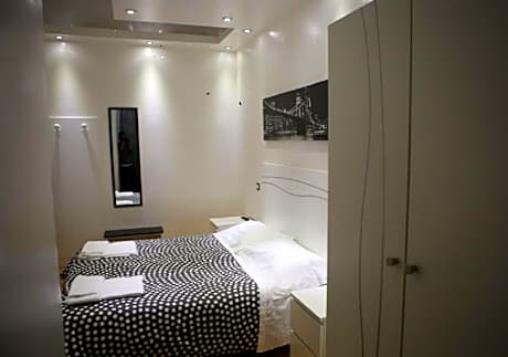 Double Room Standard - Viale Giulio Cesare 128