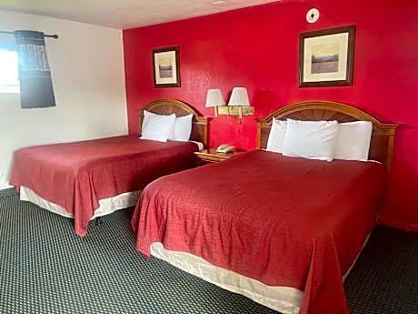 Queen Room with Two Queen Beds - Smoking