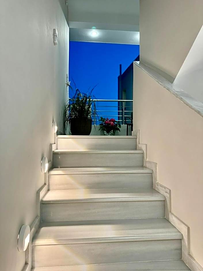 Irini Seaside Luxury Apartments