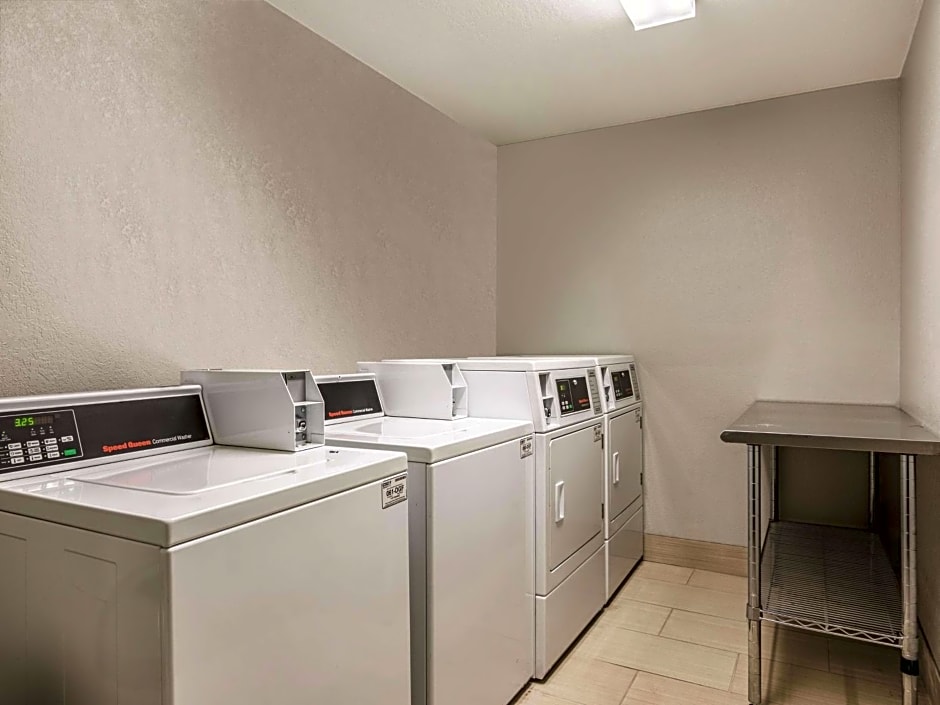 La Quinta Inn & Suites by Wyndham Jupiter