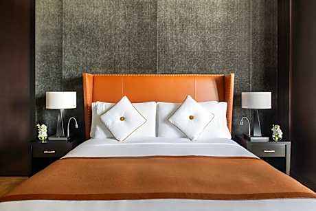 Serenity Corner Suite