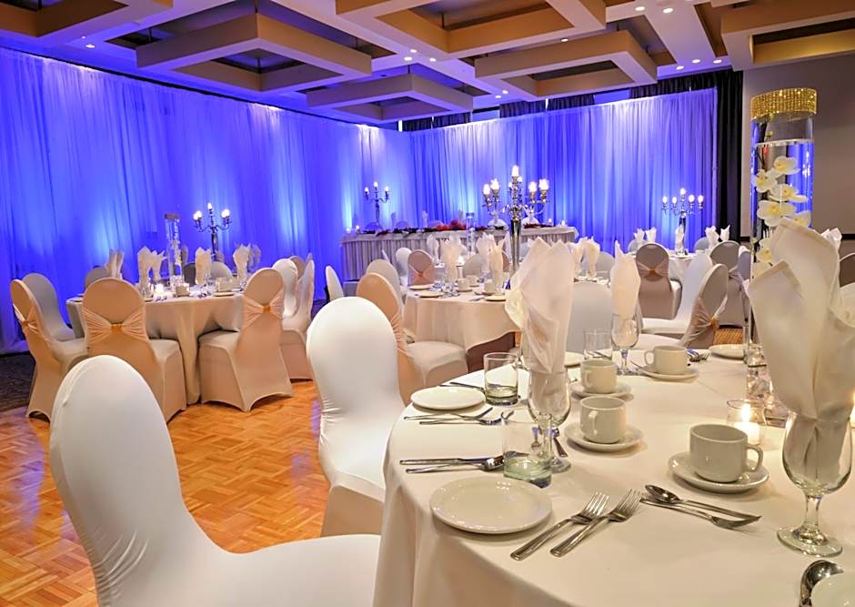 Holiday Inn Montreal Centre Ville Downtown By IHG