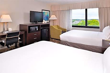 2 Queen Beds Pet-Friendly Non-Smoking