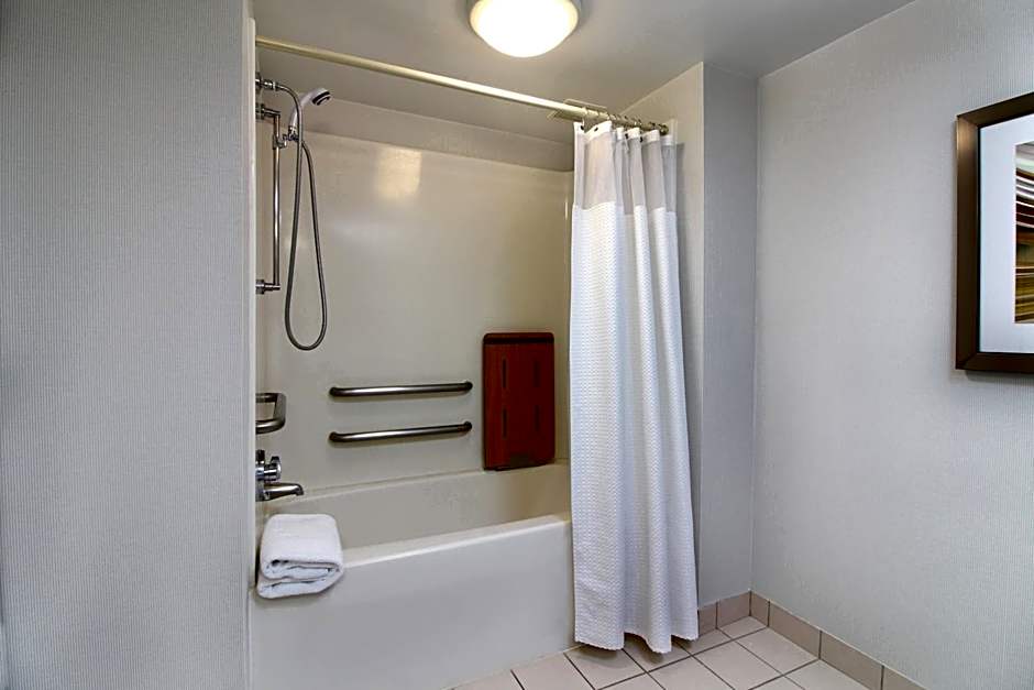 Courtyard by Marriott Hartford Cromwell