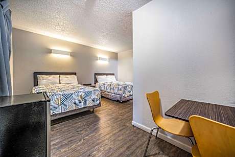 2 Full Beds | Non-Smoking