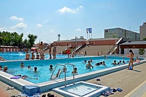 CVSE Clubház és Panzió