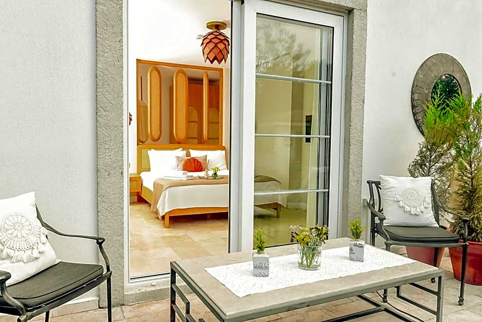 ZEYHOUSE ALACATI