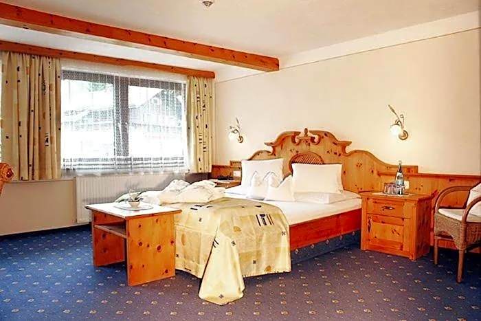 Hotel Edelweiẞ garni - b&b