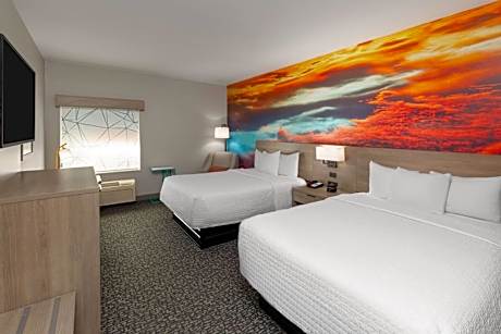 Deluxe Queen Room with Two Queen Beds