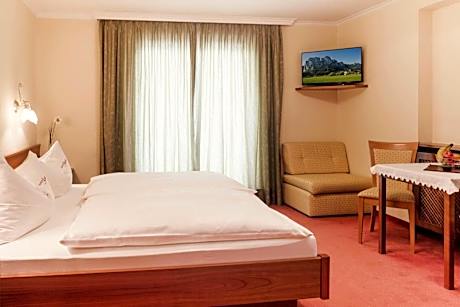 Classic Double Room with Balcony