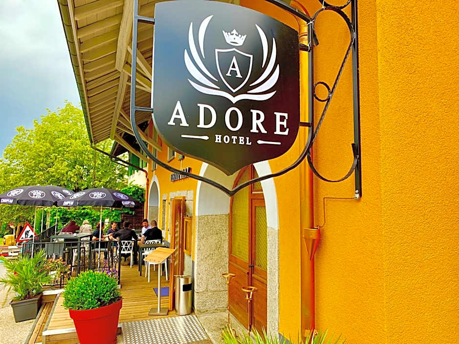 Hotel Adore