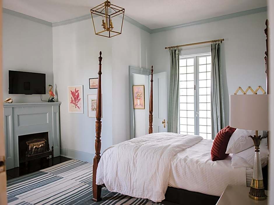 Photo 1 sur 5 de 1 Queen Bed