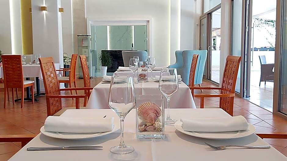 Akrogiali Exclusive Hotel (Adults Only)