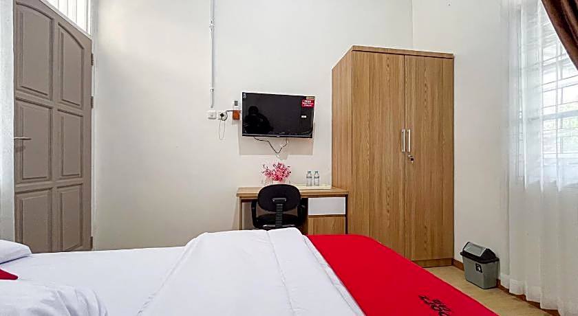 RedDoorz Syariah @ Jl. Candi Kalasan