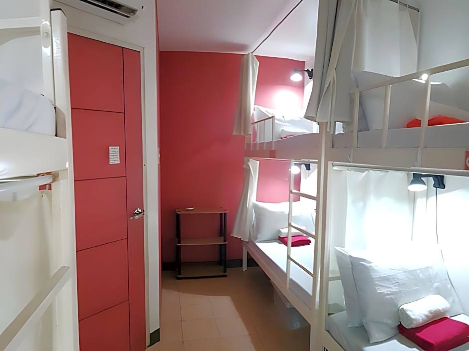 CROSSROADS HOSTEL MANILA