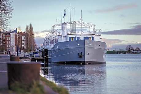 ARCONA - Übernachten auf dem Wasser - direkt am Bontekai