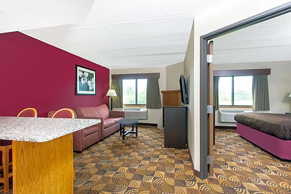AmericInn by Wyndham Elkhorn Near Lake Geneva