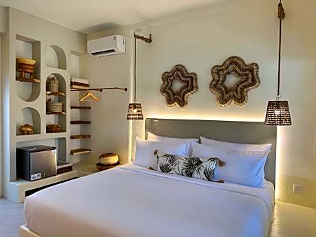 Suite King or Twin Room with Bath Tub