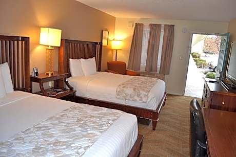 Deluxe Queen Room with Two Queen Beds