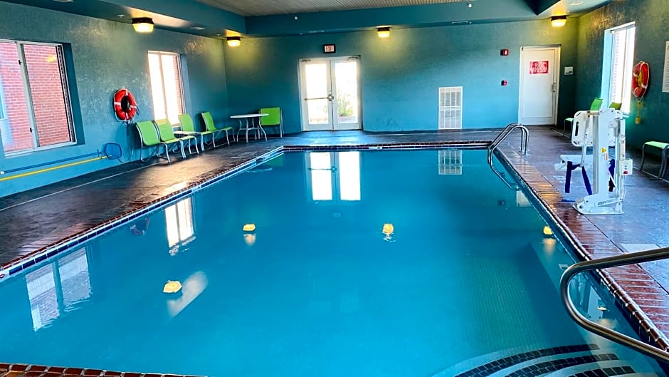 Holiday Inn Express Hotel & Suites Louisville South-Hillview, an IHG Hotel