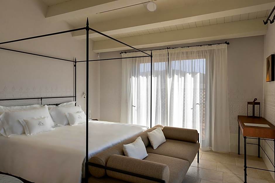 Photo 1 of 6 of Junior Suite, Beachfront