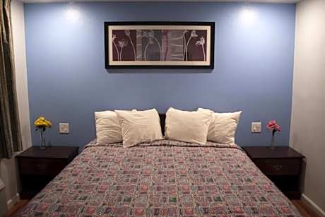 Queen Bed Non-Smoking