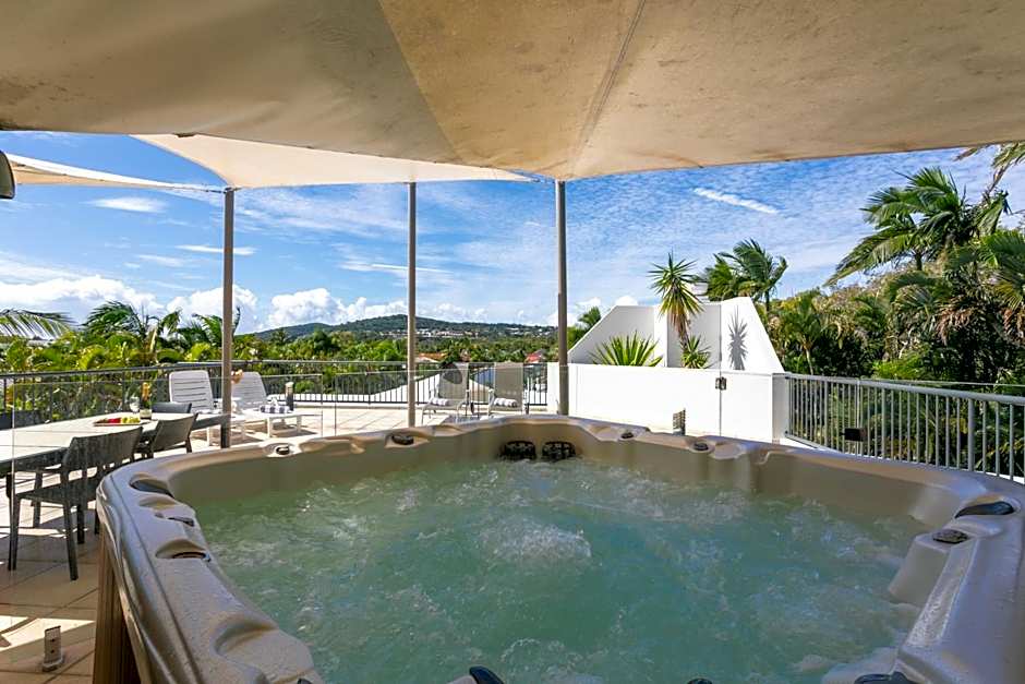 Noosa Tropicana