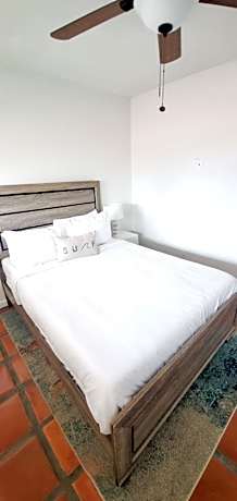 One-Bedroom Apartment with Ocean View