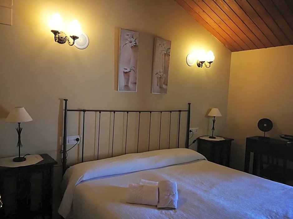 La Bodega Del Camino aka Albergue On TheLe