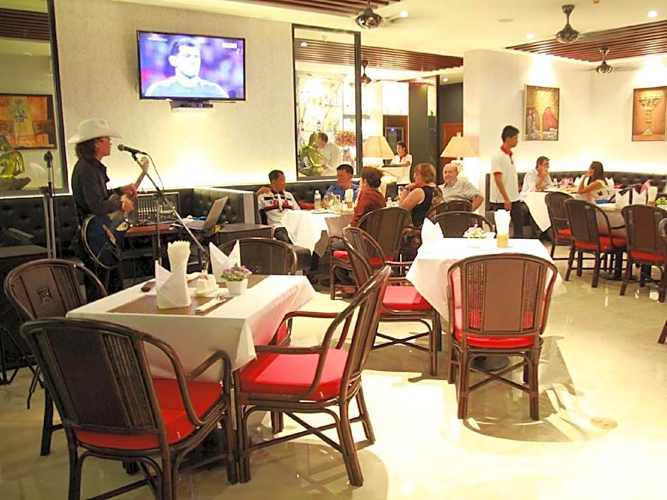 Hemingways Silk Hotel