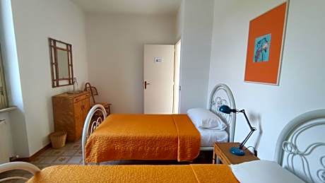 Standard Twin Room with Shared Bathroom