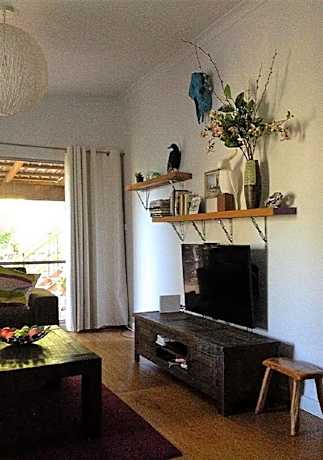 Large Three-Bedroom Cottage with Private Hot Tub - Salt Spring