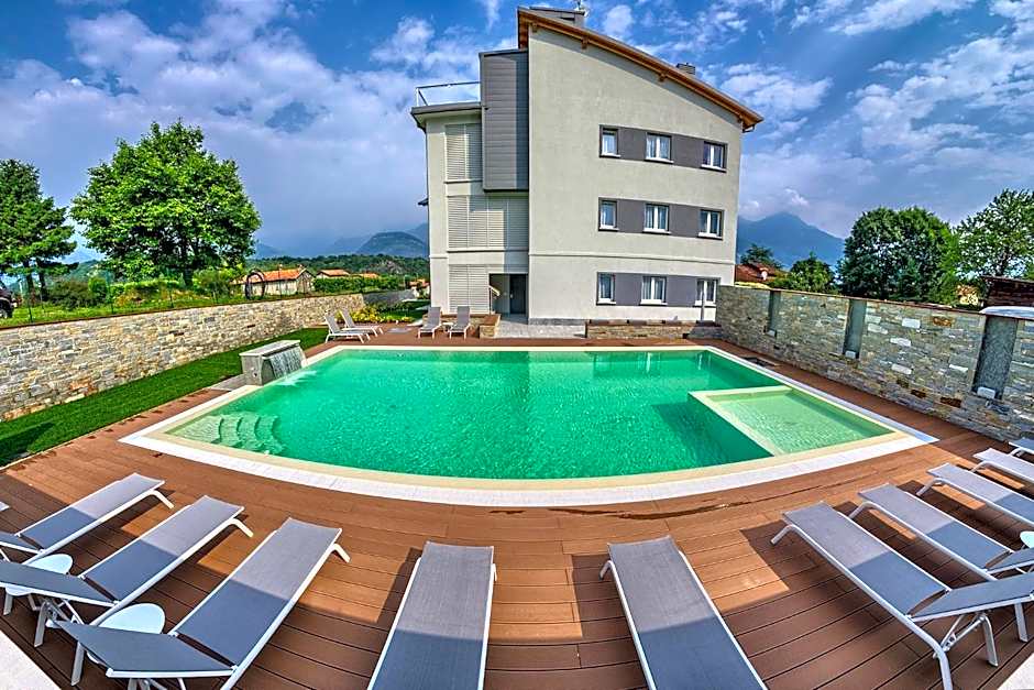 Rainbow Holiday Apartments Lake Como