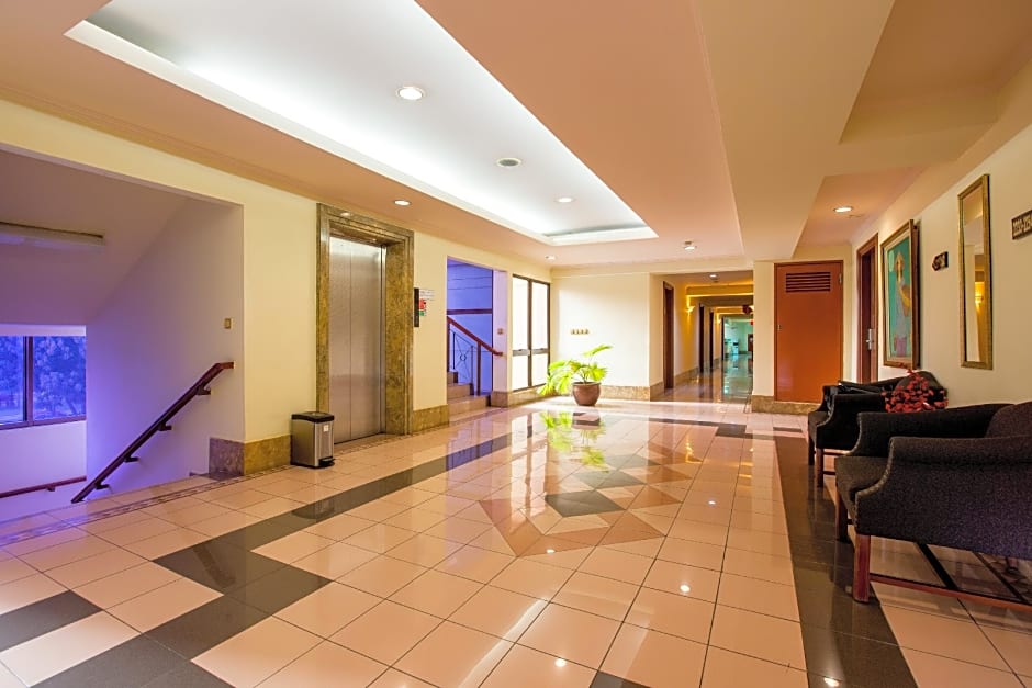  Asuka Hotel MM2100 Industrial Town