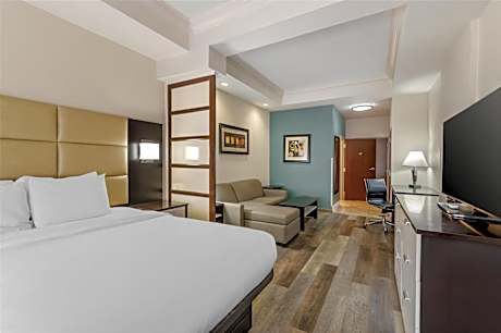 King Suite with Sofa Bed - Disability Access - Non-smoking