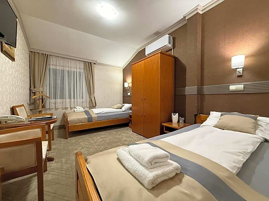 Garni Hotel Lav