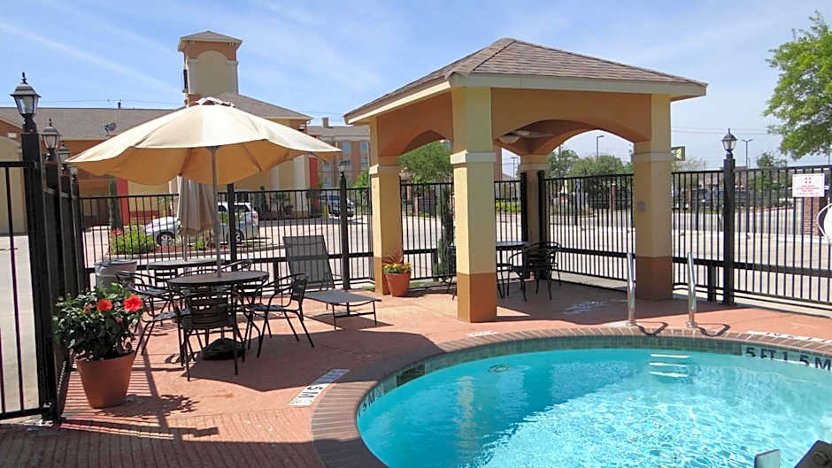 Regency Inn & Suites - Baytown